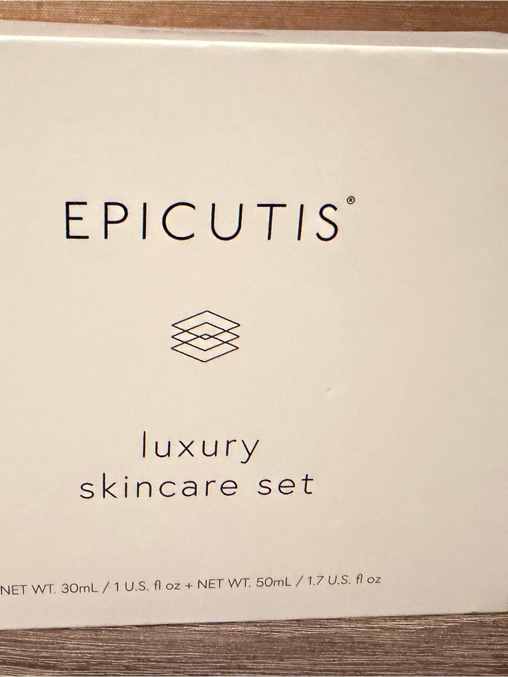 Epicutis White Lipid Serum & Hyvia Crème Duo - Picture 3 of 3